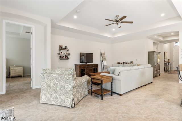 2935 Sunset Pointe CIR, Cape Coral, FL 33914