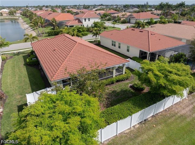 2935 Sunset Pointe CIR, Cape Coral, FL 33914