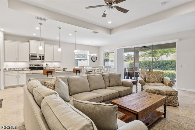 2935 Sunset Pointe CIR, Cape Coral, FL 33914