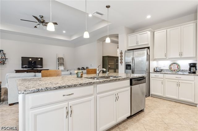 2935 Sunset Pointe CIR, Cape Coral, FL 33914