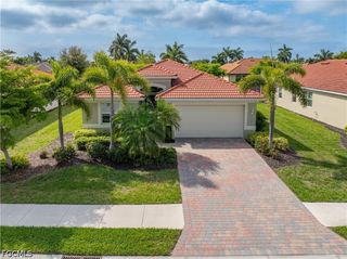 2935 Sunset Pointe CIR, Cape Coral, FL 33914