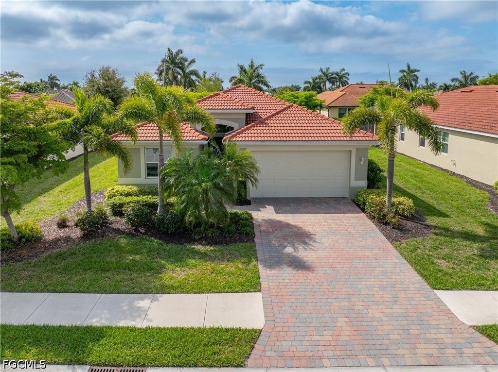 2935 Sunset Pointe CIR, Cape Coral, FL 33914