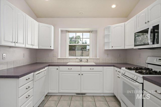 2687 E Alpomado St, Eagle, ID 83616