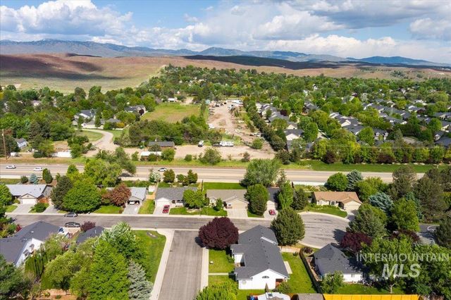 2687 E Alpomado St, Eagle, ID 83616