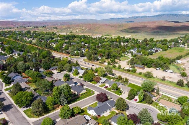 2687 E Alpomado St, Eagle, ID 83616