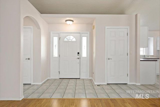 2687 E Alpomado St, Eagle, ID 83616