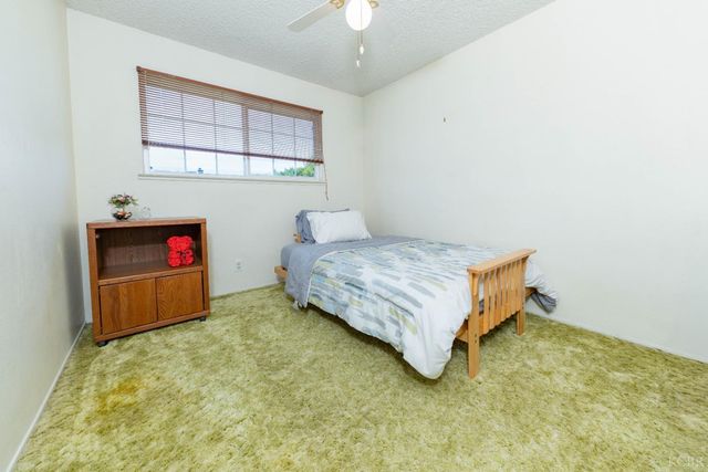 876 Daphne Lane, Lemoore, CA 93245