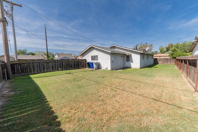 876 Daphne Lane, Lemoore, CA 93245