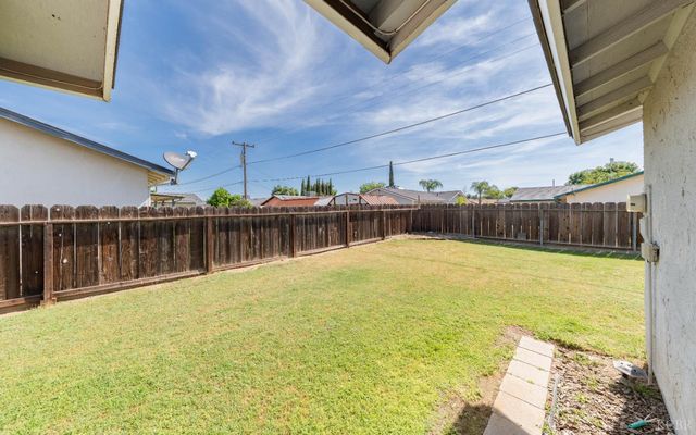 876 Daphne Lane, Lemoore, CA 93245