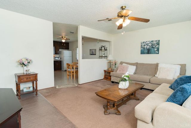 876 Daphne Lane, Lemoore, CA 93245