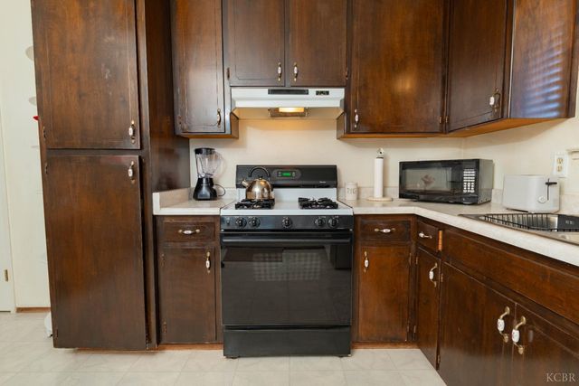 876 Daphne Lane, Lemoore, CA 93245