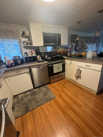 11 Cherokee Road, East Hartford, CT 06118