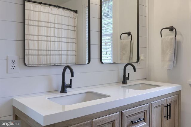 1150 CLAY RD, Lititz, PA 17543
