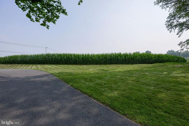 1150 CLAY RD, Lititz, PA 17543
