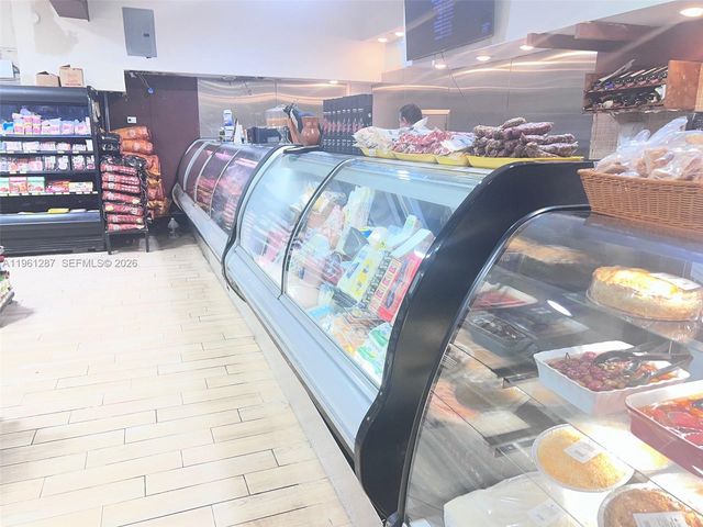 1305 SW 8th St, Miami, FL 33135