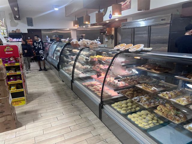 1305 SW 8th St, Miami, FL 33135