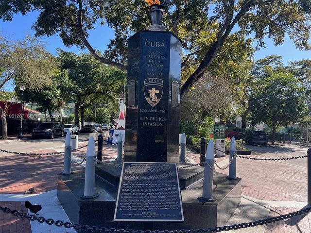 1305 SW 8th St, Miami, FL 33135