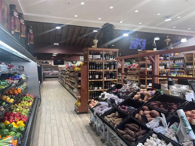 1305 SW 8th St, Miami, FL 33135