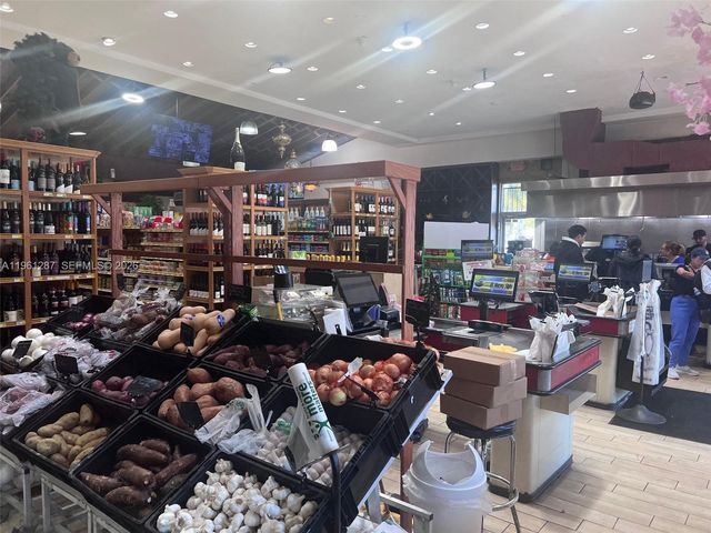 1305 SW 8th St, Miami, FL 33135