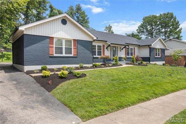 394 Branchport Drive, Chesterfield, MO 63017