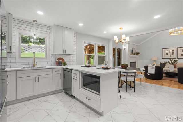 394 Branchport Drive, Chesterfield, MO 63017