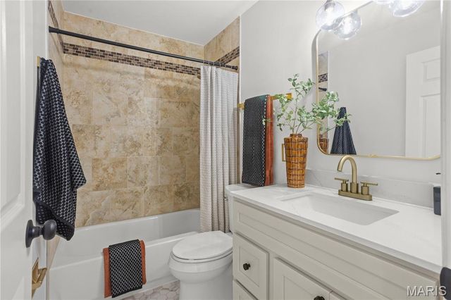 394 Branchport Drive, Chesterfield, MO 63017