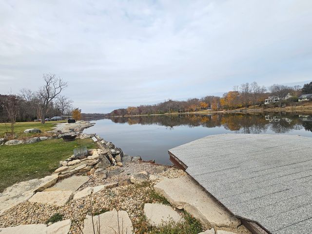 6N263 River Drive, St. Charles, IL 60174