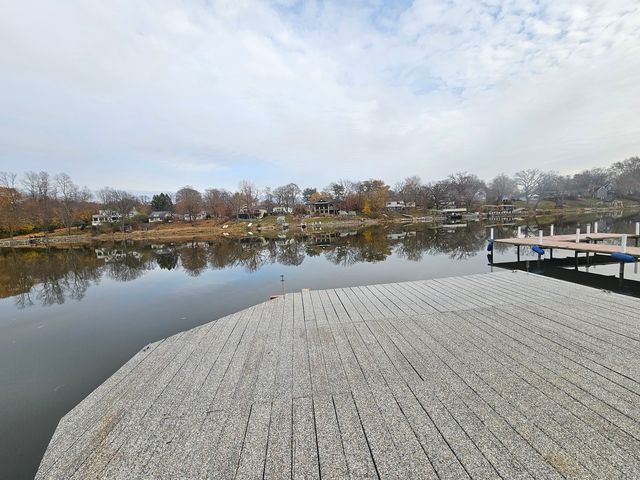 6N263 River Drive, St. Charles, IL 60174