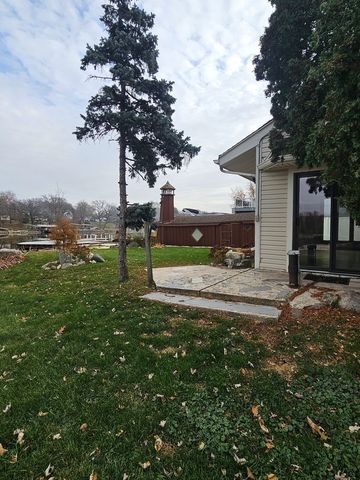 6N263 River Drive, St. Charles, IL 60174