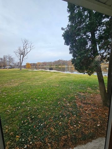 6N263 River Drive, St. Charles, IL 60174