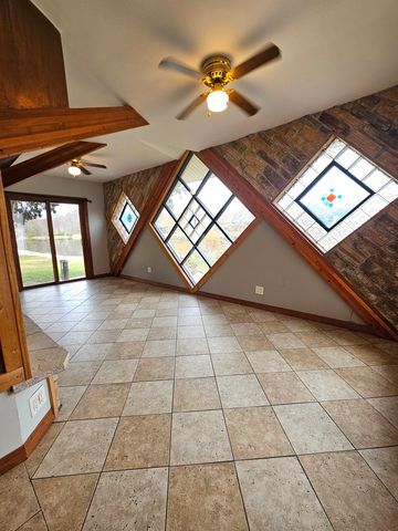 6N263 River Drive, St. Charles, IL 60174