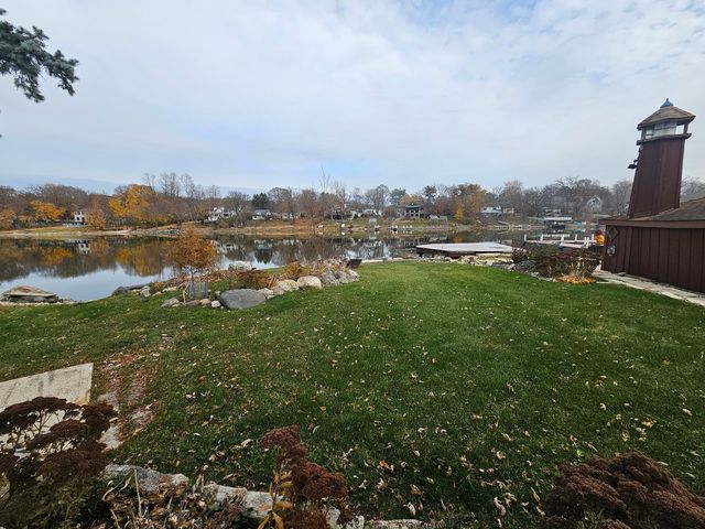 6N263 River Drive, St. Charles, IL 60174