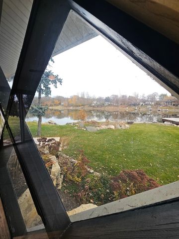 6N263 River Drive, St. Charles, IL 60174