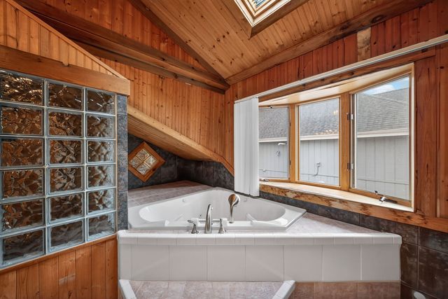 6N263 River Drive, St. Charles, IL 60174