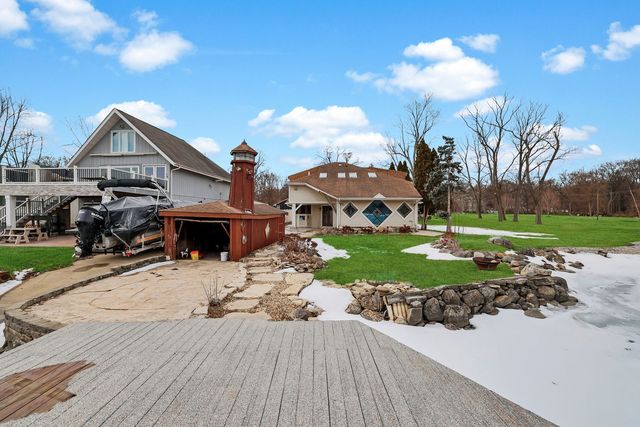 6N263 River Drive, St. Charles, IL 60174