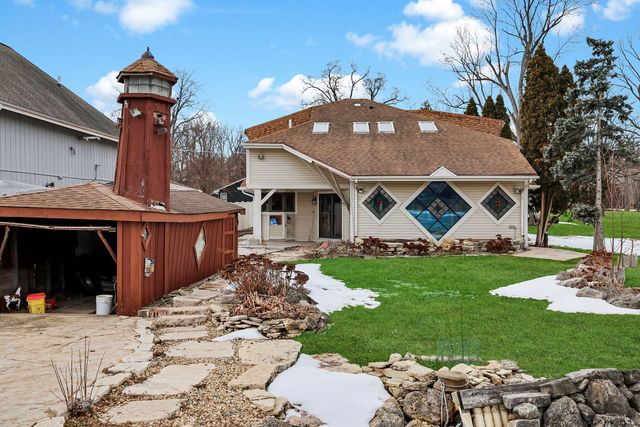 6N263 River Drive, St. Charles, IL 60174