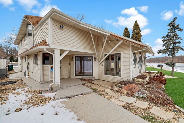 6N263 River Drive, St. Charles, IL 60174