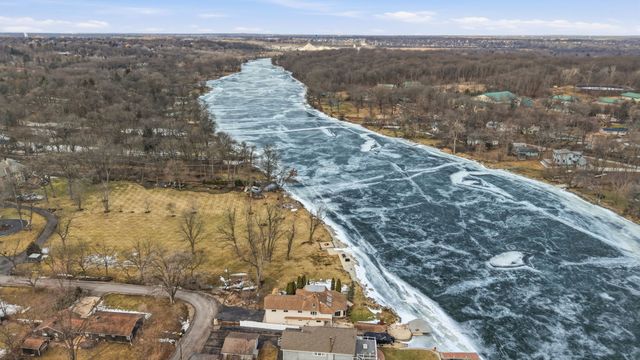 6N263 River Drive, St. Charles, IL 60174