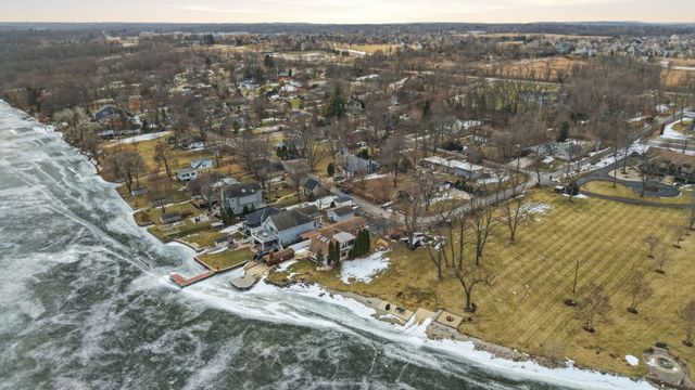 6N263 River Drive, St. Charles, IL 60174