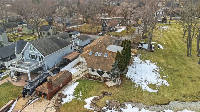 6N263 River Drive, St. Charles, IL 60174