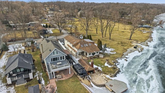 6N263 River Drive, St. Charles, IL 60174