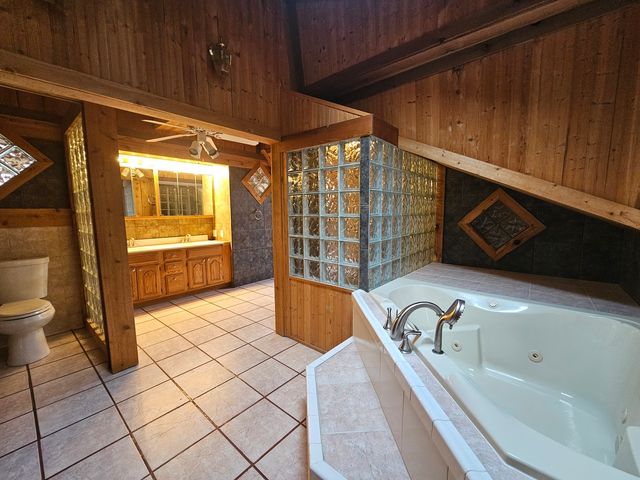 6N263 River Drive, St. Charles, IL 60174