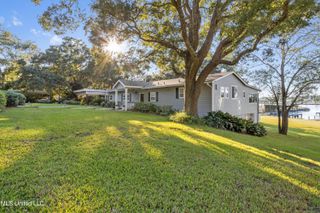 1215 Sunset Avenue, Ocean Springs, MS 39564