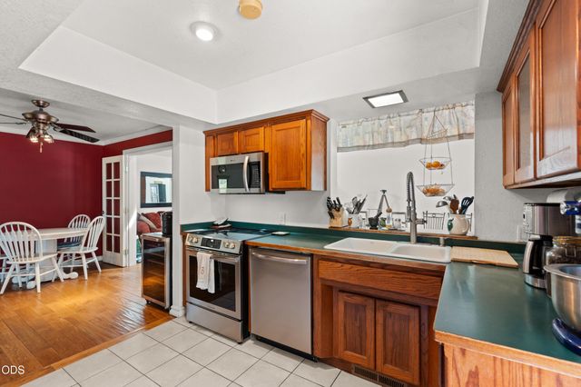 1089 Sleepy Hollow Loop, Grants Pass, OR 97527