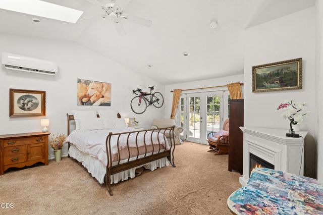 1089 Sleepy Hollow Loop, Grants Pass, OR 97527