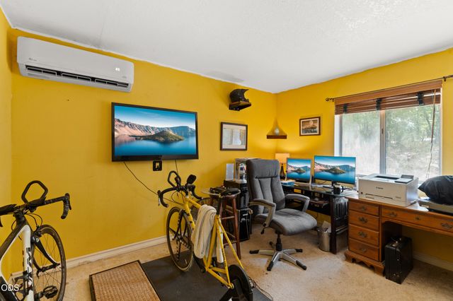 1089 Sleepy Hollow Loop, Grants Pass, OR 97527