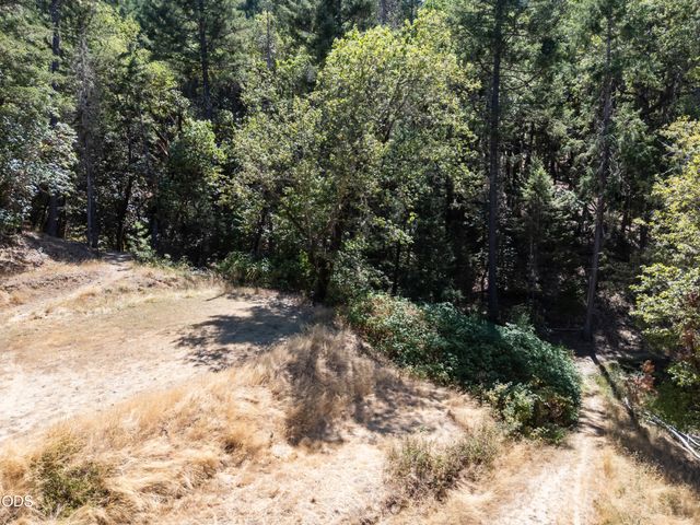 1089 Sleepy Hollow Loop, Grants Pass, OR 97527