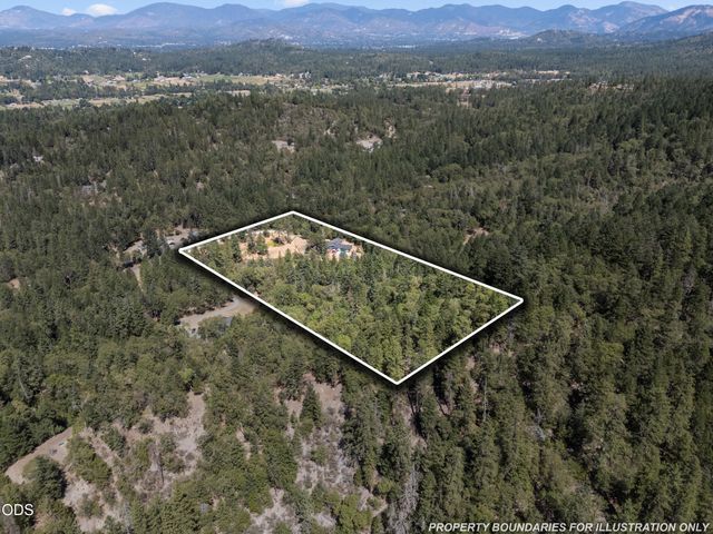 1089 Sleepy Hollow Loop, Grants Pass, OR 97527