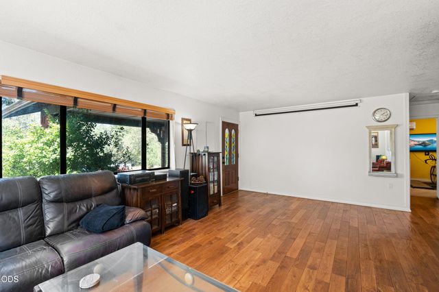 1089 Sleepy Hollow Loop, Grants Pass, OR 97527