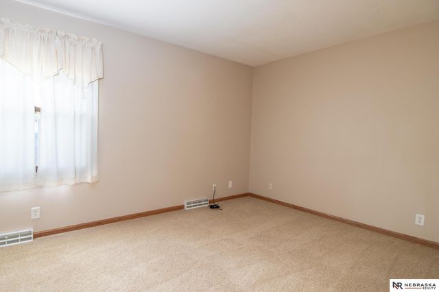 13517 Frances Street, Omaha, NE 68144